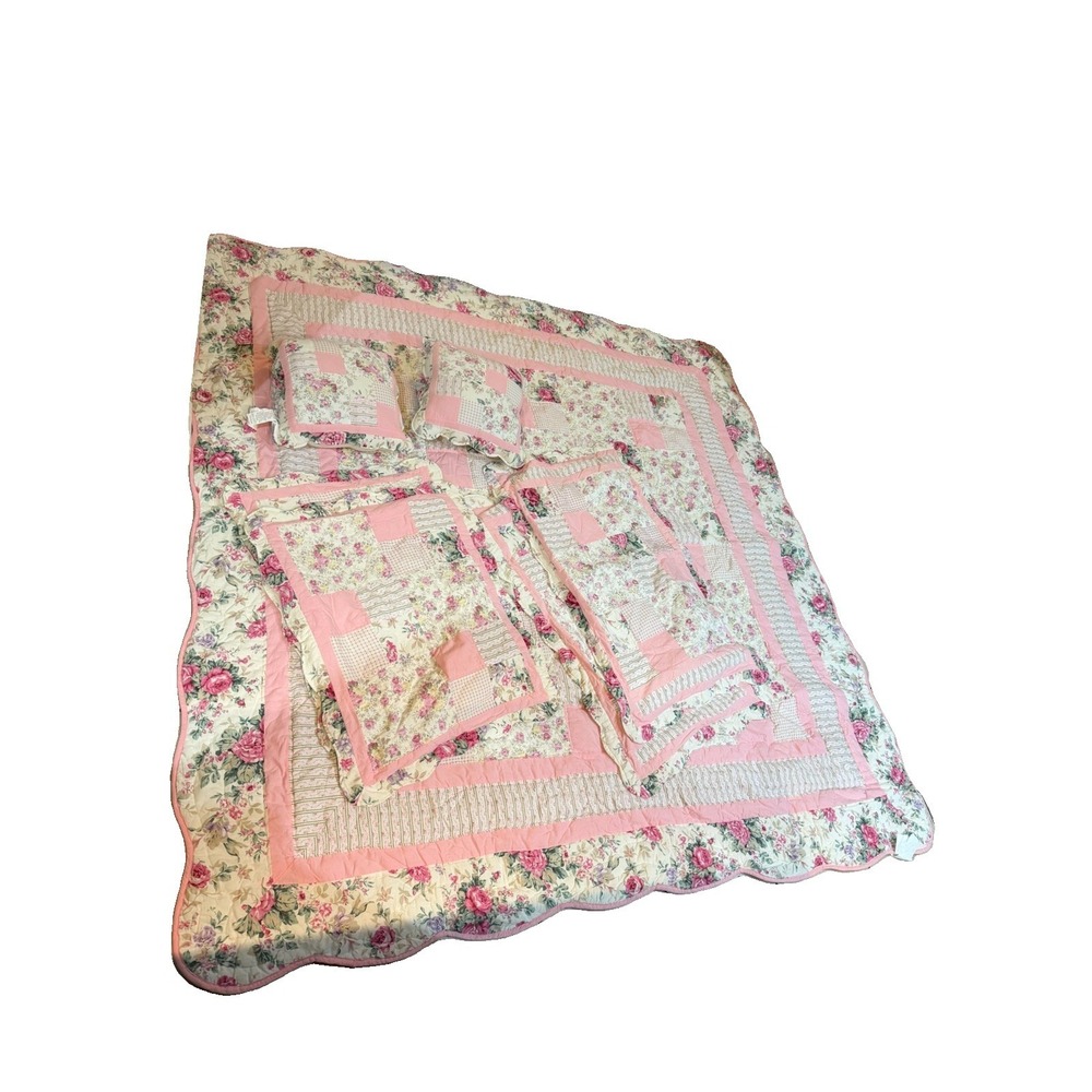 VTG Shabby Chic Cottage Core Quilt 7 Pcs Scallop Floral Patchwork 79x79" Pink